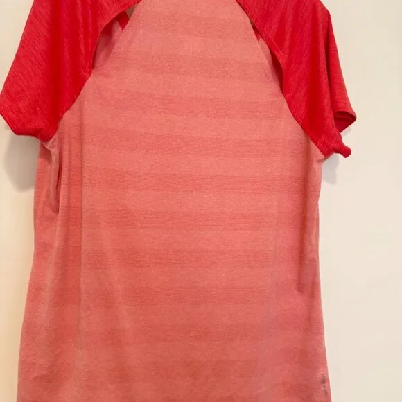 North Face Flash Dry Short Sleeve Shirt in Salmon Color, Size XL - Picture 2 of 5